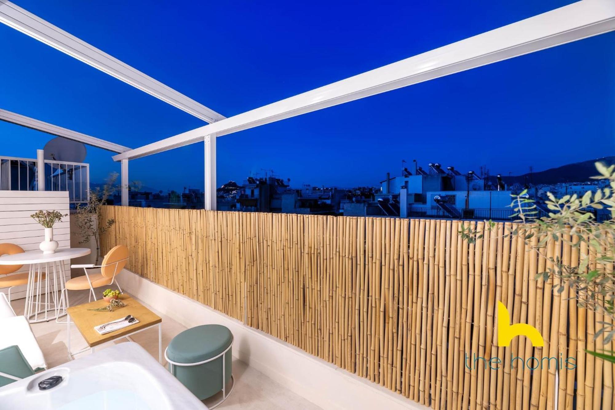 Appartement Nest: & Sea Views, Patio & Hottub